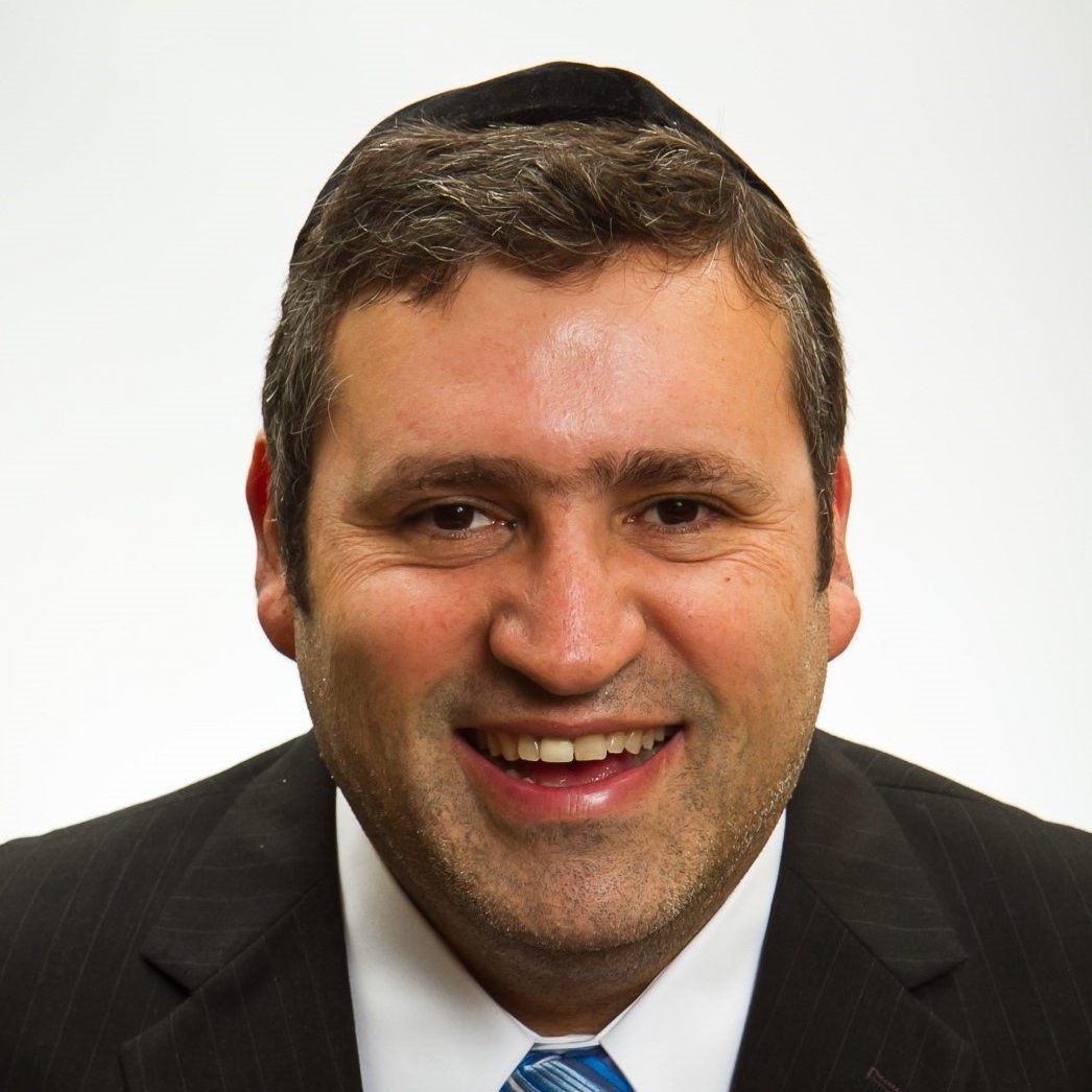 Say ¡Hola! to Rabbi Lashak at Torah New York