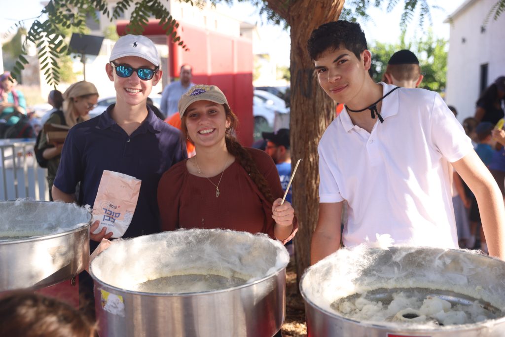 TJJ participants ran a carnival in Givat Eden for children of parents serving in miluim (reserve duty).