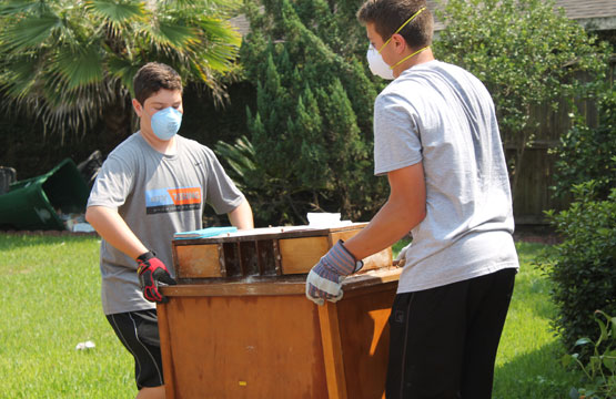 New Jersey Region of NCSY Went to Help Houston