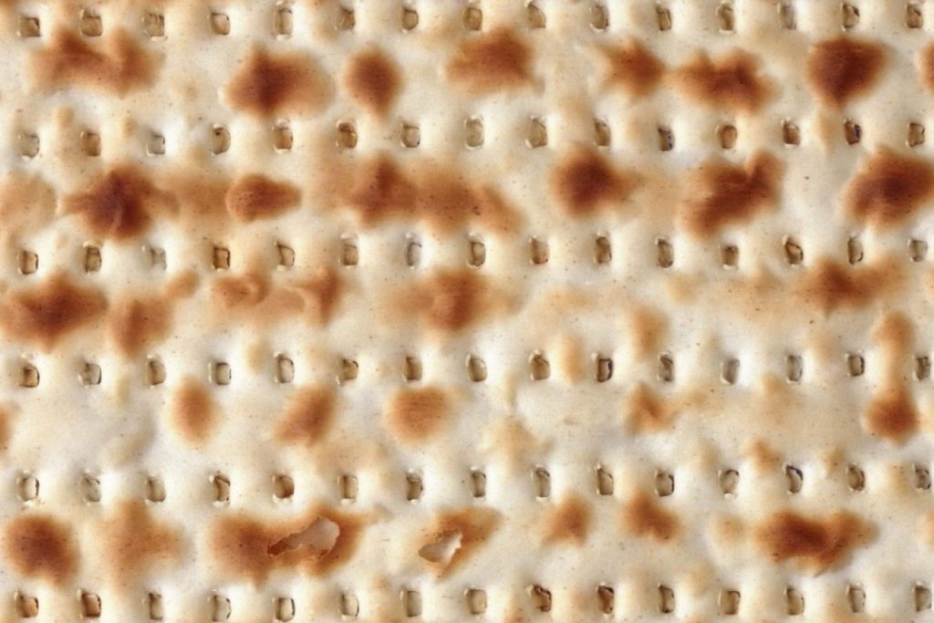 What is "Matzoh" or "Matzah"? Jewish Holidays