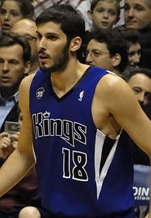 Omri Cassppi NBA Star Wears Tefillin
