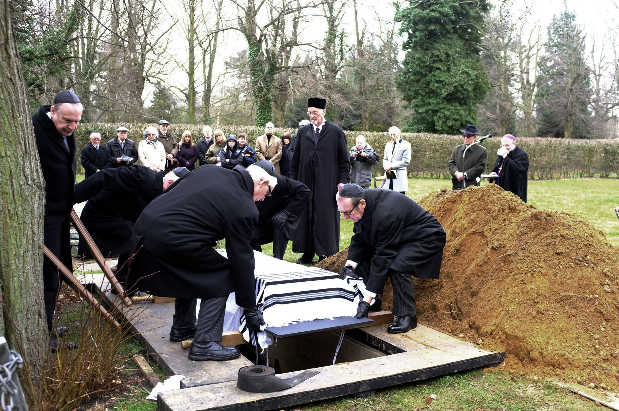 Beshalach: Modesty During a Funeral Procession