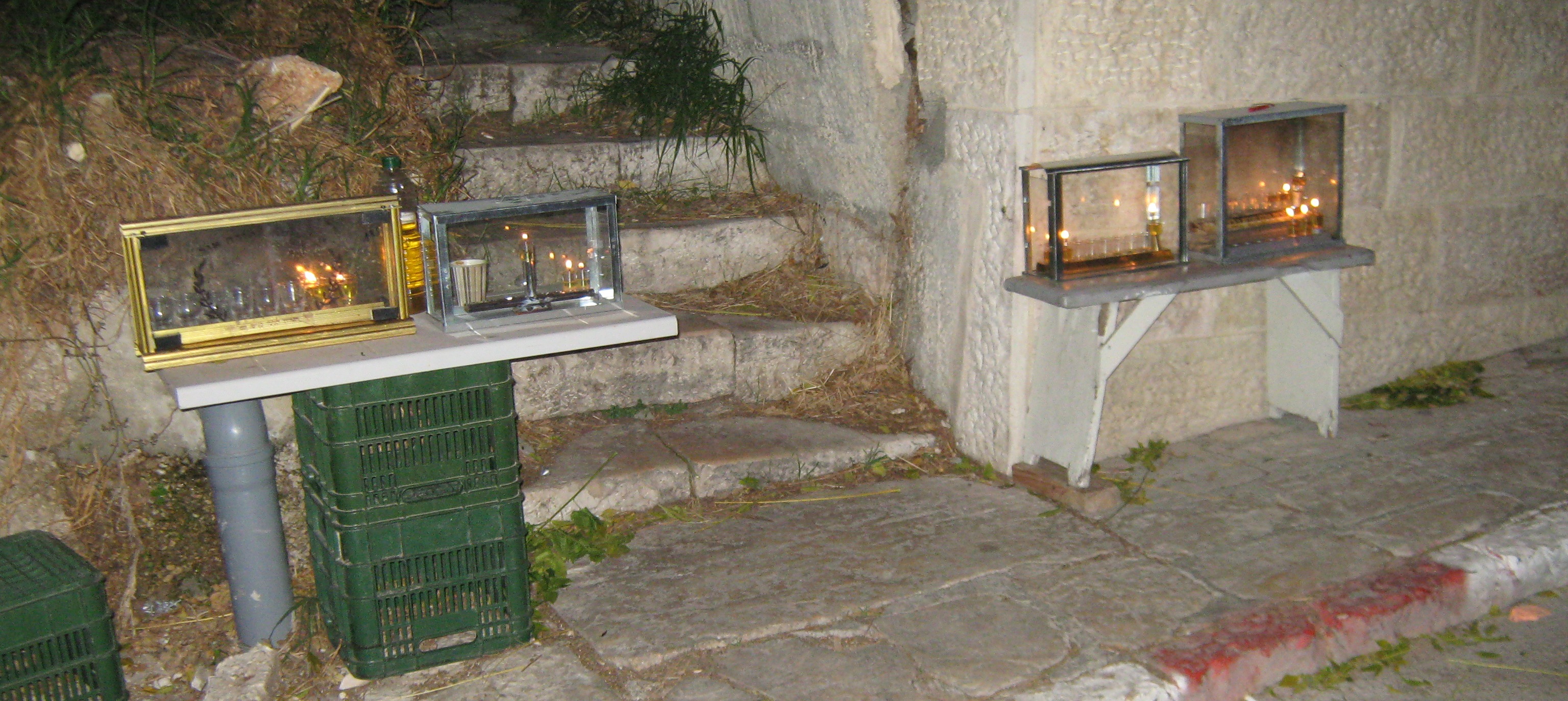 Vayeshev: Placement of the Chanukah Menorah