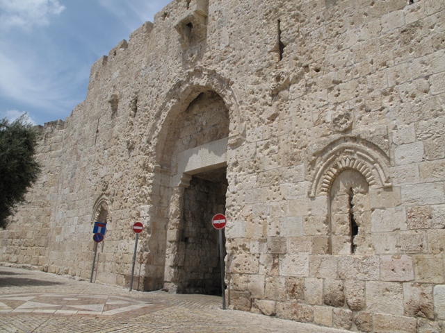 The First Pesach at the Outpost on Mount Zion